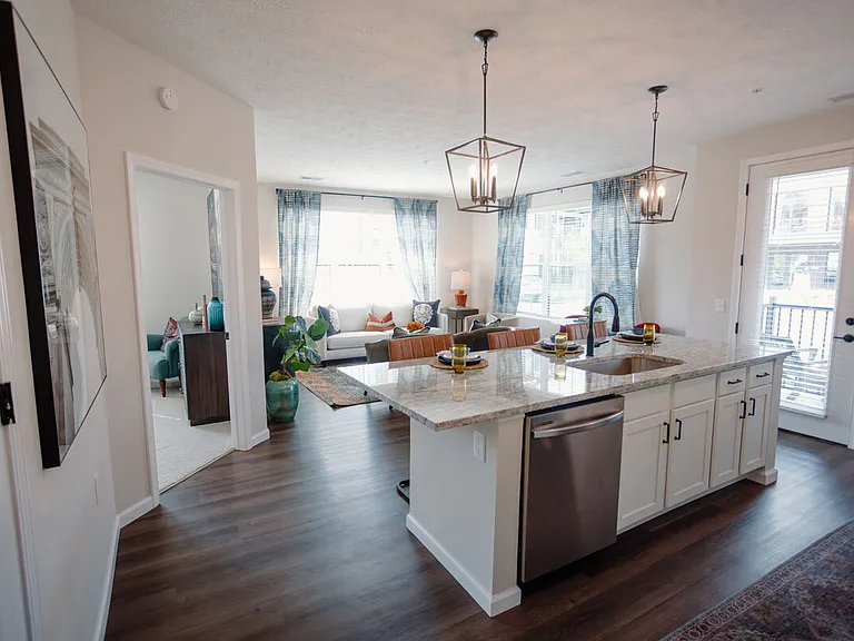 Dalton Residences — Photo 5