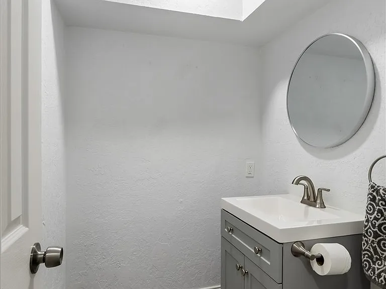 122 NE Angus St — Photo 18