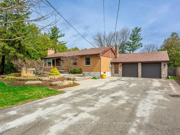 475 Kitty Murray Ln, Hamilton, ON L9G 3K9