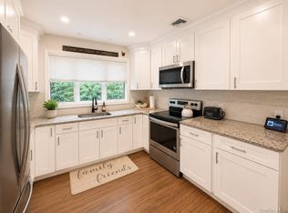 87 Sally Lane, Ridge, NY 11961