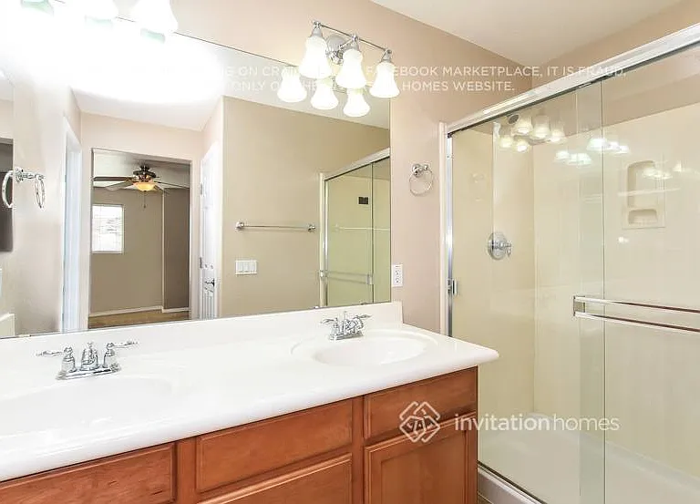 1922 W Faria Ln — Photo 13