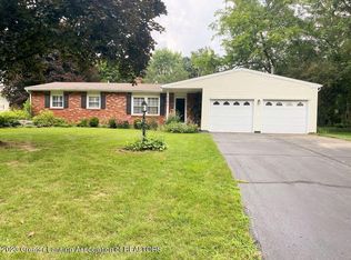 1181 Wild Cherry Dr, Williamston, MI 48895