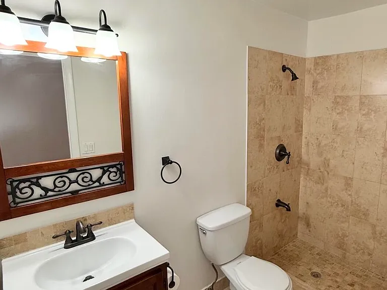 875 NW 13th St #405 — Photo 16