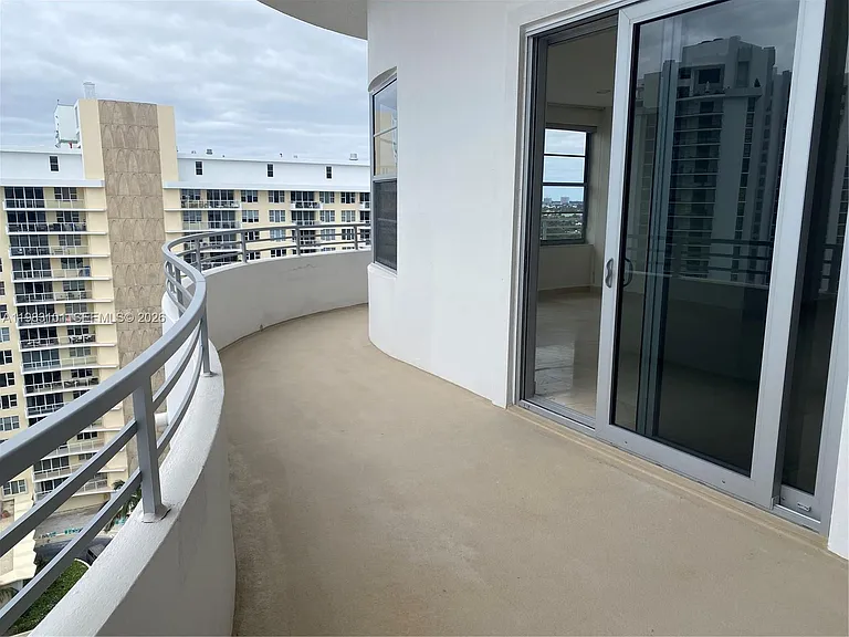 5555 Collins Ave #17A — Photo 19
