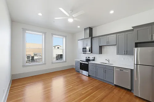 455 Court St NE Photo 1