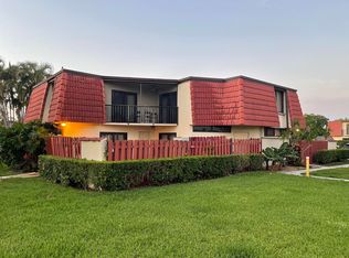 3905 Victoria Dr, West Palm Beach, FL 33406