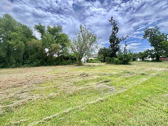 4th image of 182 Calcasieu Ave