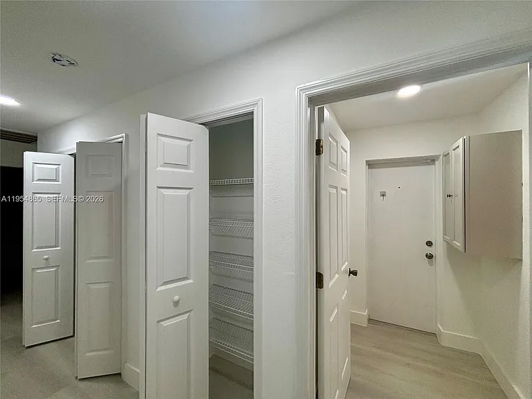 142 SW 34th Pl — Photo 15