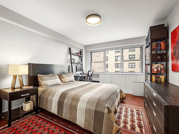 4th image of 330 E 49th St APT 3D