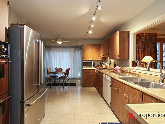 Kitchen / Breakfast Room