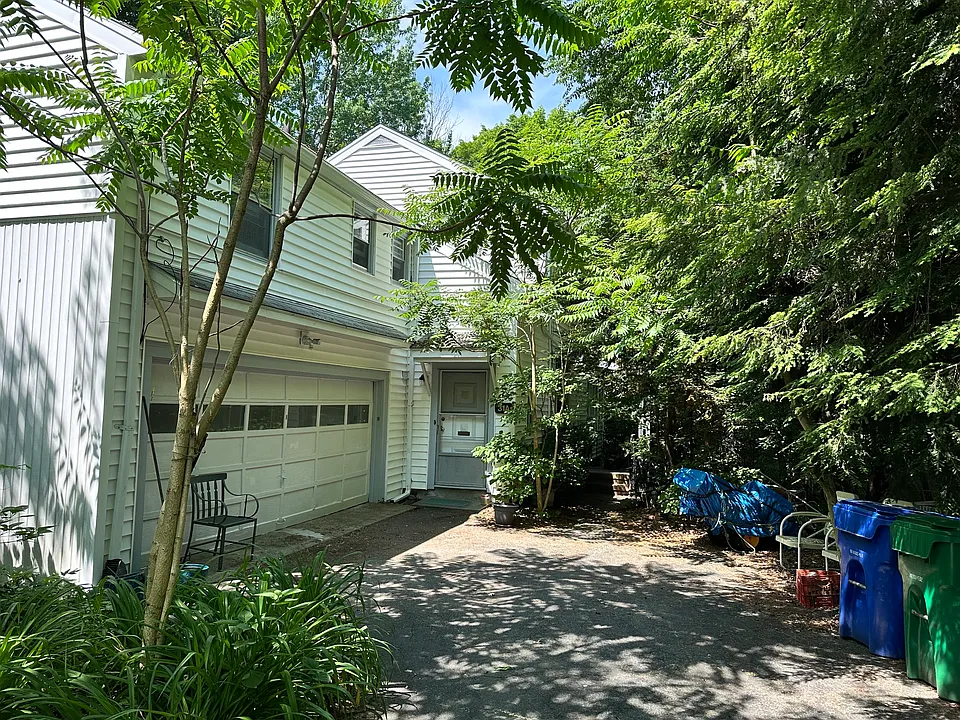 31 Coyne Rd #A