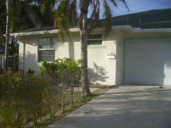 713 NE 4th St, Hallandale Beach, FL 33009