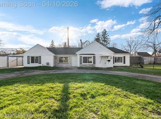 23615 Columbus Ave, Warren, MI