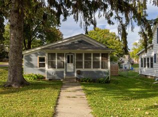 422 3rd St, Baraboo, WI 53913