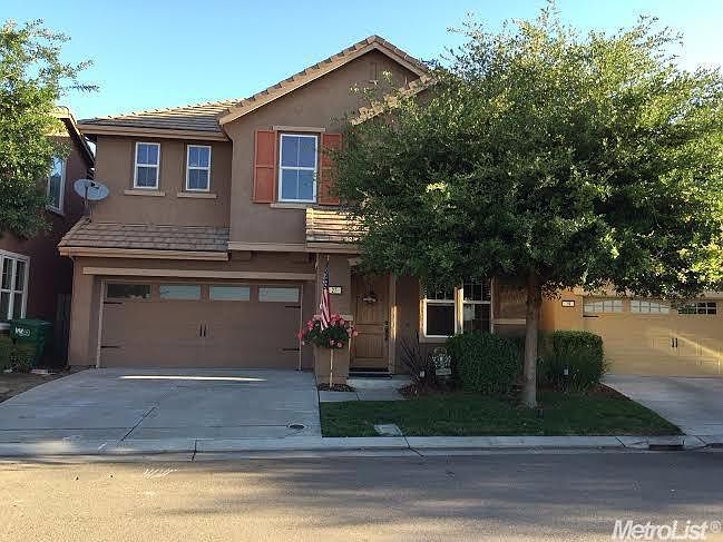 1st image of 27 Belluno Dr
