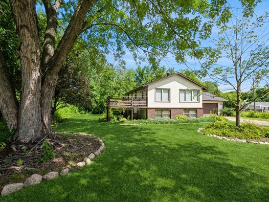 1205 Sandy Ln, Monticello, MN 55362