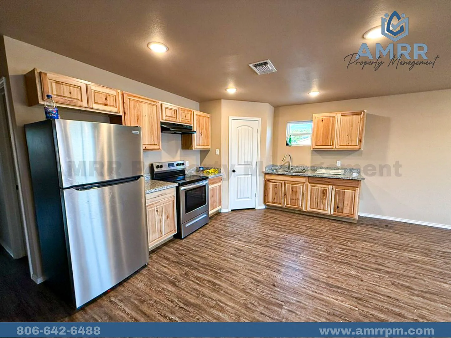 Cozy 3-Bedroom Home Perfect for Modern Living! — Photo 3