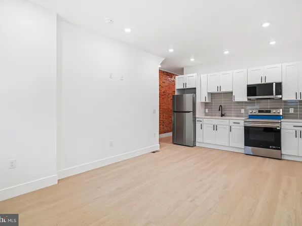 6027 Pine St, Philadelphia, PA 19143