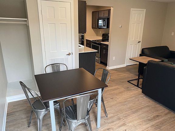 3rd image of 106 S Gregory St #728ca34f2