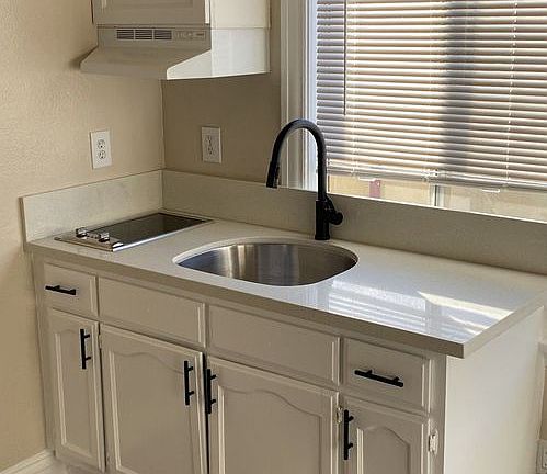 5th image of 1366 N Serrano Ave APT 7