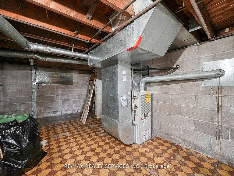 24 Norlan Ave — Photo 27