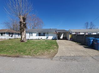 1210 W Sycamore St, Carmi, IL 62821