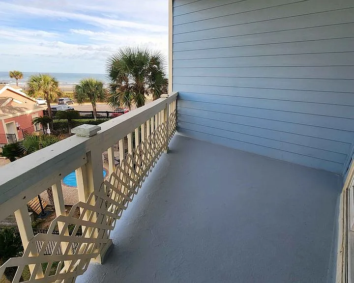 The Oceanfront Galveston Apartments — Photo 43