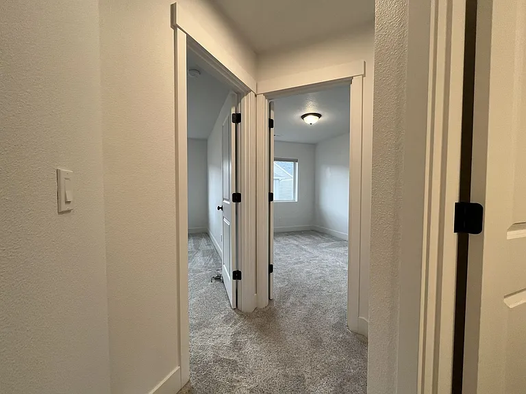 2875 S Magnolia Dr — Photo 37