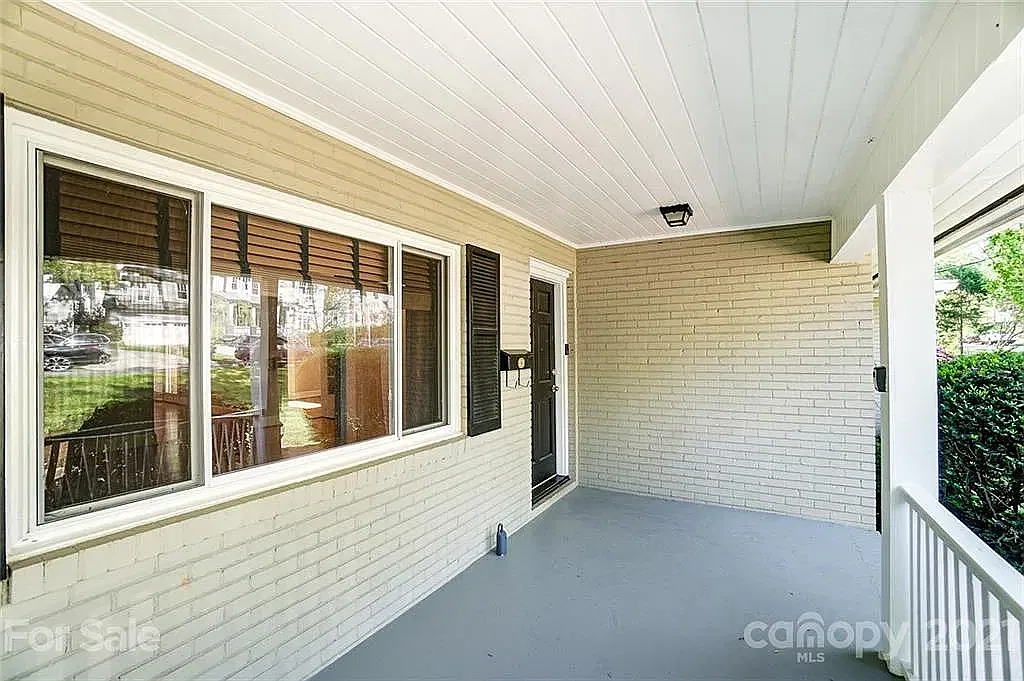 4 bed, 2943 sqft, $4,000 — Photo 3