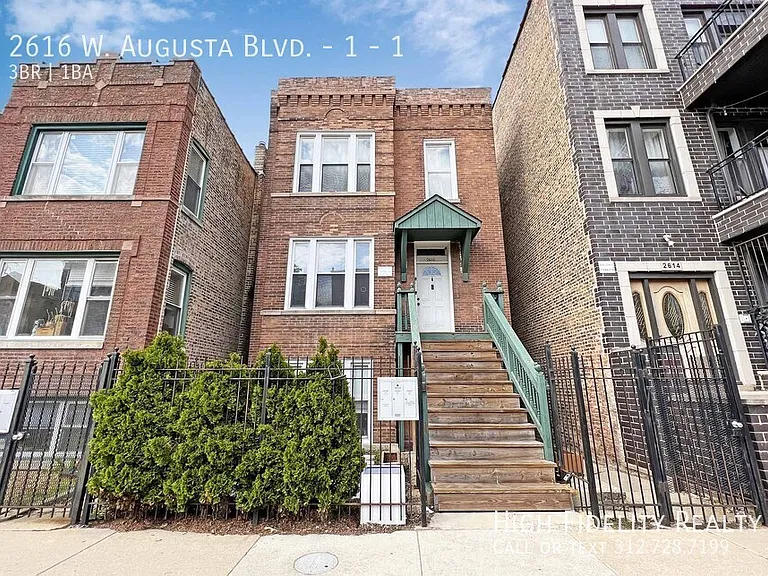 2616 W Augusta Blvd #1 — Photo 1