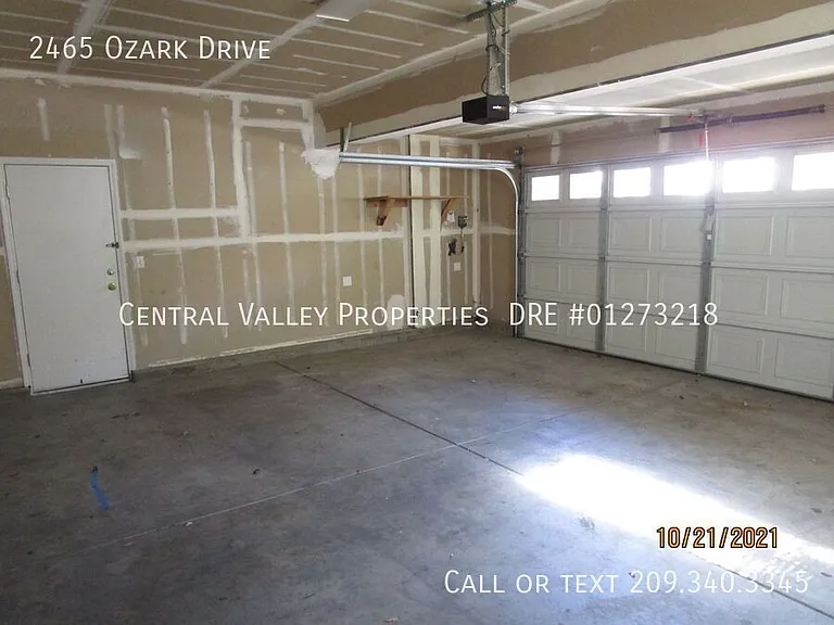 2465 Ozark Dr — Photo 12