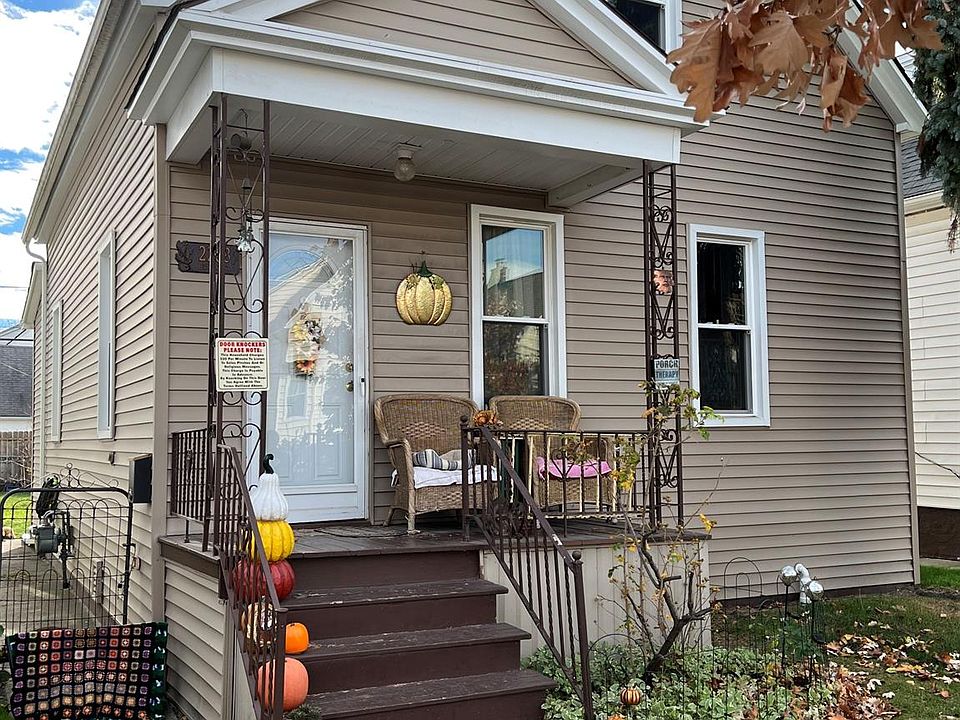 1st image of 2258 Evaline St
