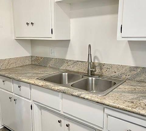 3rd image of 606 N Avenue 66 #4