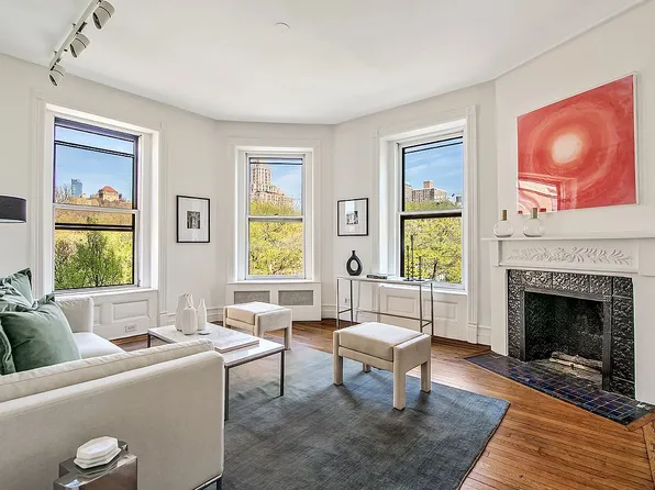 39 1/2 Washington Sq W Unit 9, New York, NY 10012
