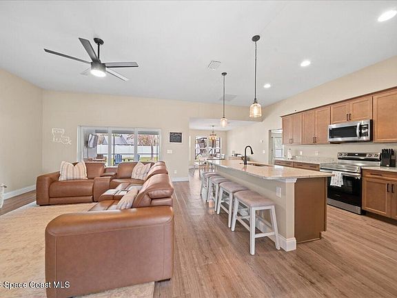 3rd image of 1064 Captiva Island Cir SW