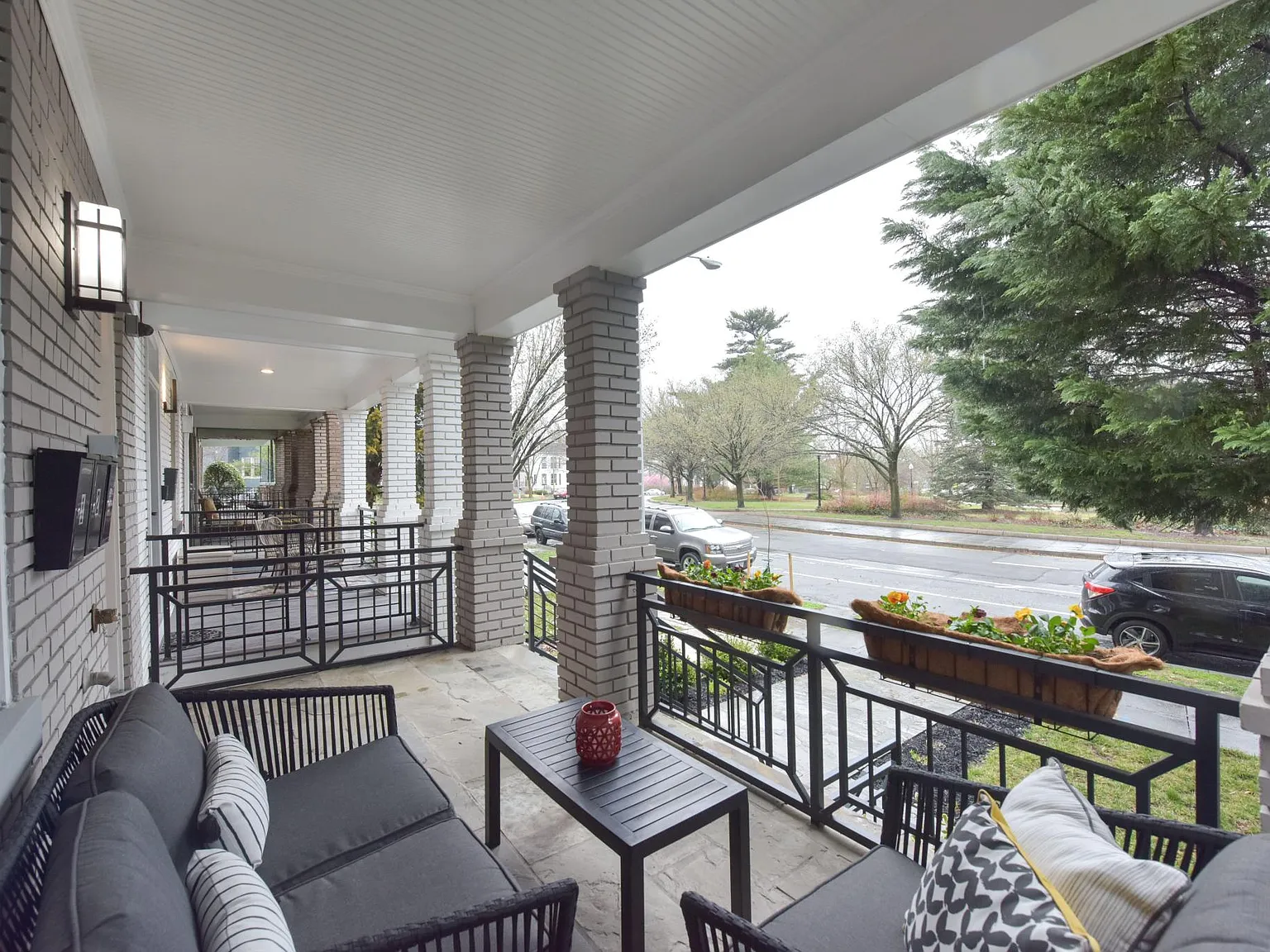 2 bed, 2.5 bath, 1400 sqft, $2,975 — Photo 3