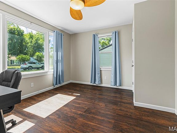 5th image of 8 McNulty Dr