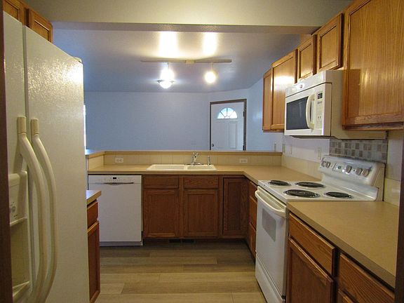 3rd image of 3097 White Fir Dr NE #A