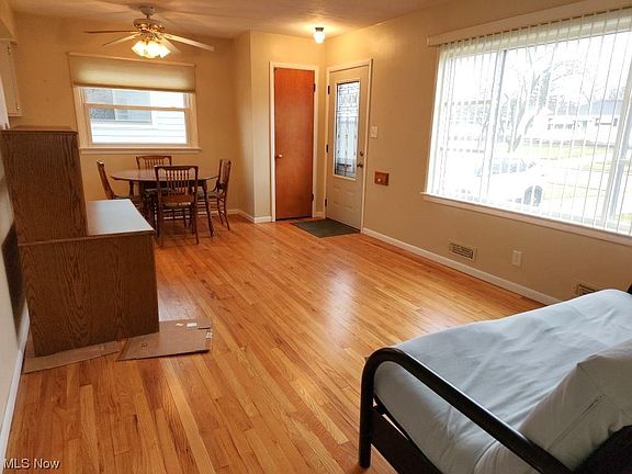 4th image of 260 Deborah Ln