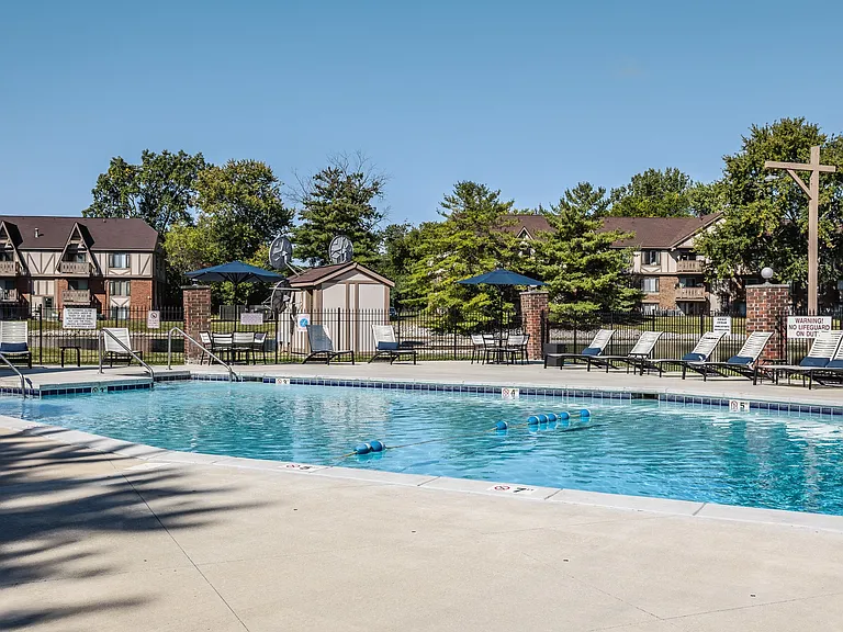Bavarian Village Apartments — Photo 42