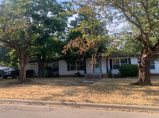 3925 Garfield Ave, Cockrell Hill, TX 75211