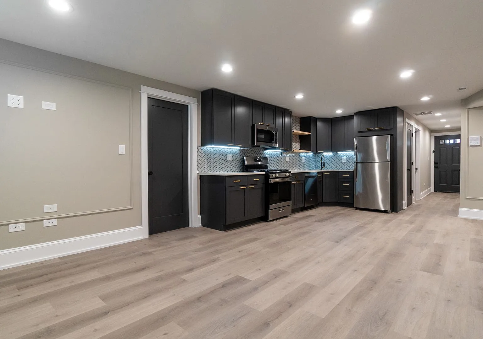 Pf Arg 5400 N. Paulina — Photo 3