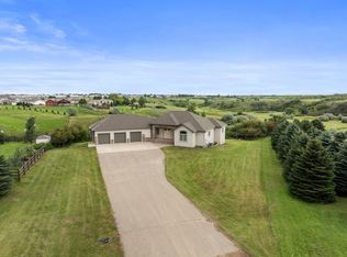 1107 47th Ave SW, Minot, ND 58701