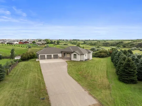 1107 47th Ave SW, Minot, ND 58701