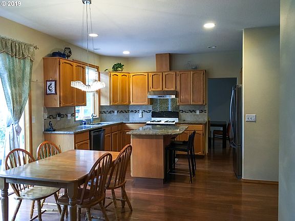 5th image of 18506 NE 30th St