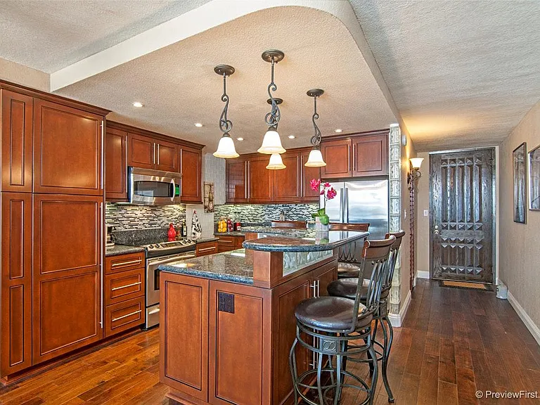 3916 Riviera Dr #403 — Photo 5
