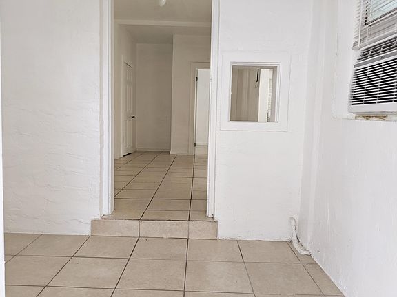 3rd image of 744 Jefferson Ave APT 8
