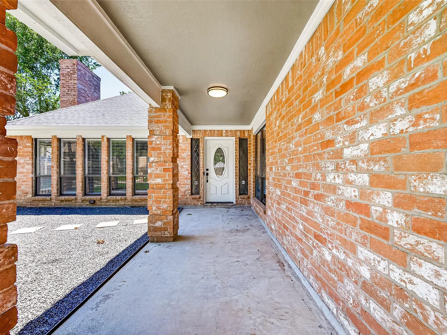 4 bed, 2.5 bath, 2847 sqft, $2,550 — Photo 3