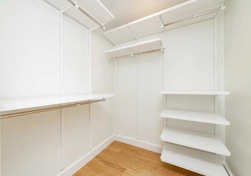 4 bed, $7,000 — Photo 3