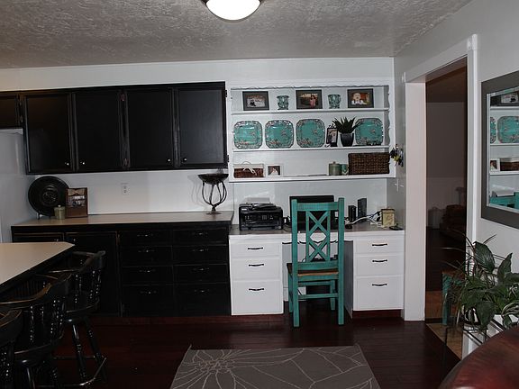 4th image of 1485 Highland Dr